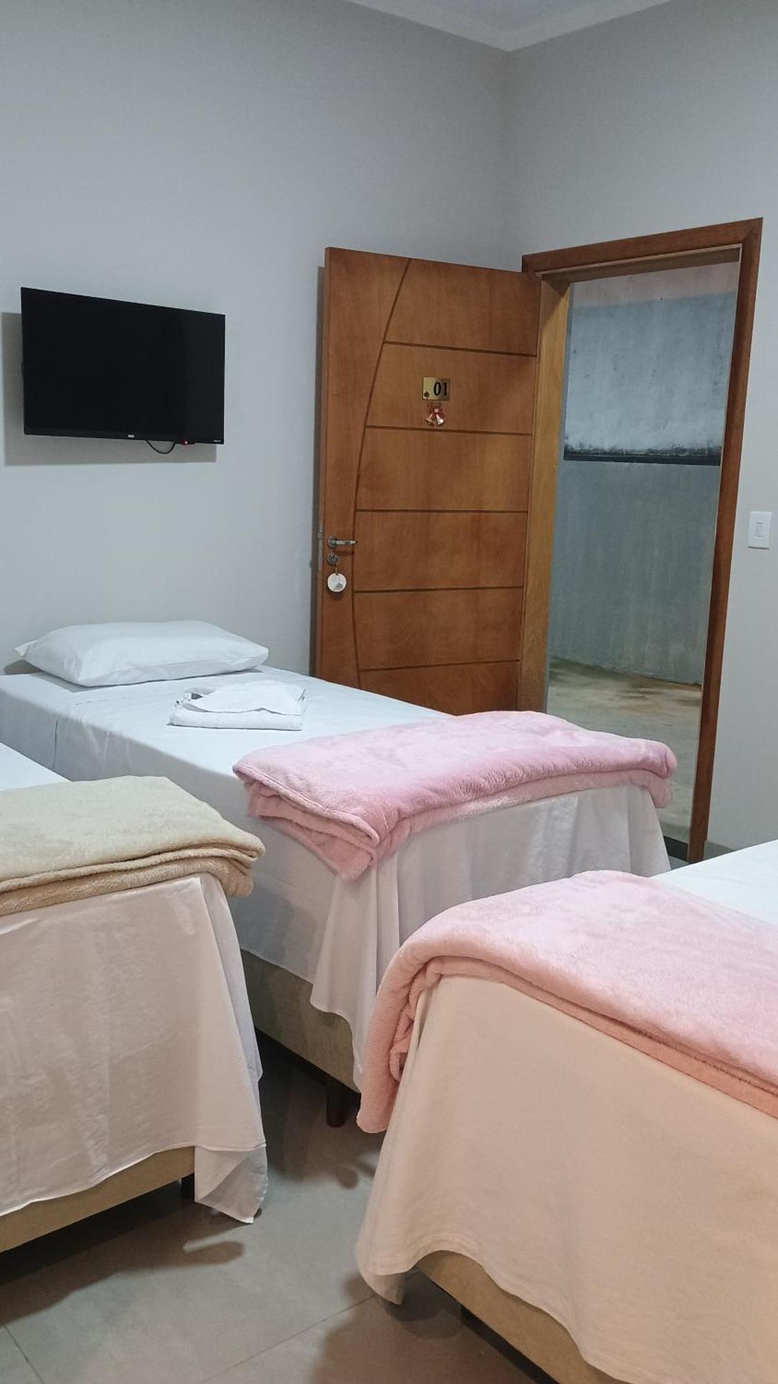 Pousada Oliveira Munhoz Buitenkant foto